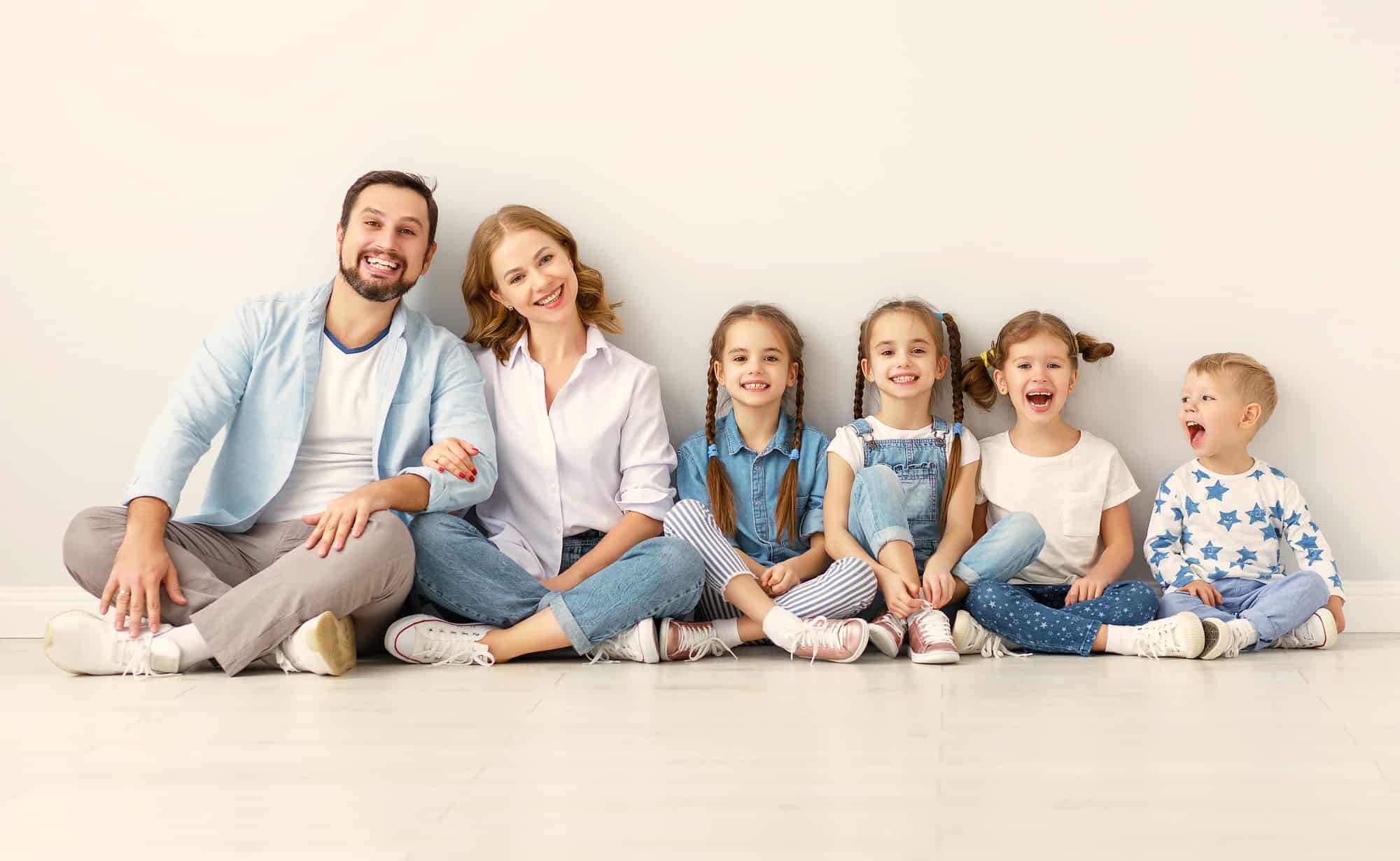 El título de familia numerosa se renovará en Madrid sin papeleo extra hasta que el menor de los hijos cumpla 26 años