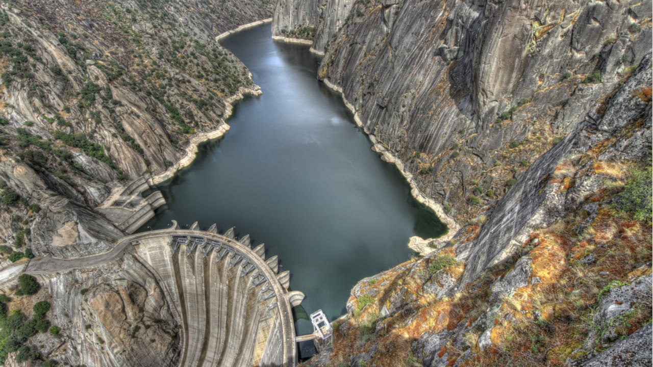 La situación de los embalses en España se agrava: bajan del 50% de capacidad… y tienen ya menos agua que hace un año