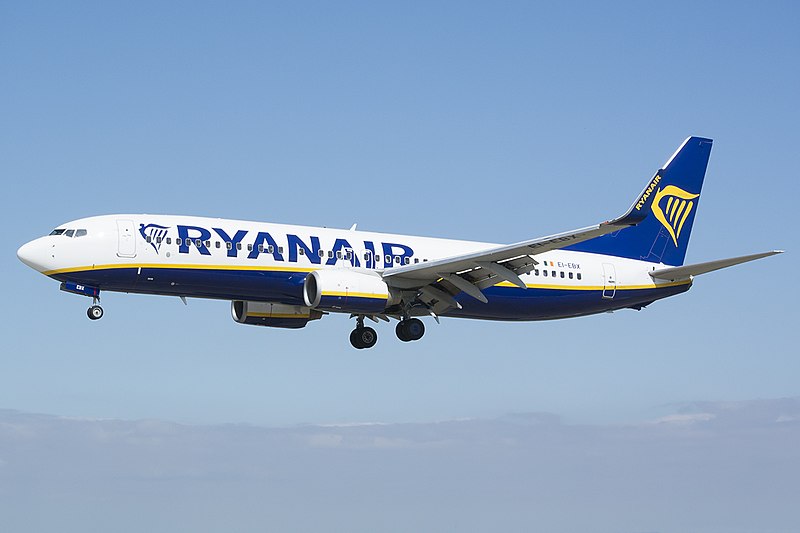 Un avión de Ryanair aterriza de emergencia en el Algarve tras registrar una avería en pleno vuelo