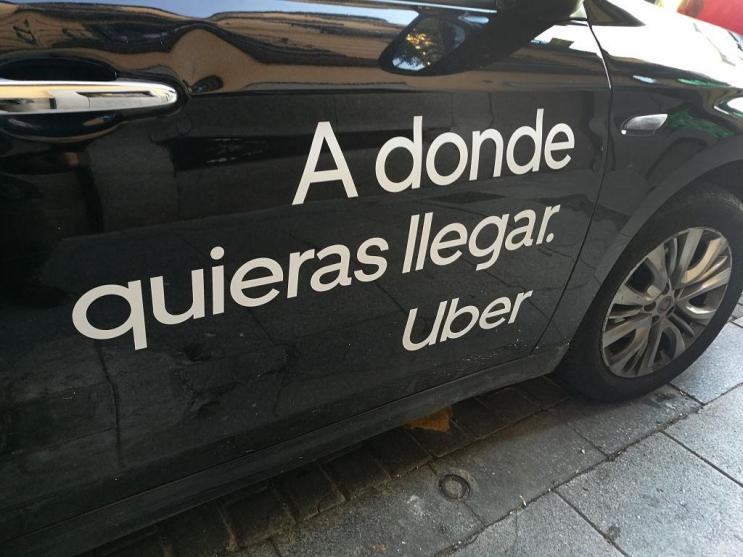 Detenido un hombre por agredir sexualmente a una mujer cuando entraba en el portal de su casa tras bajarse de un Uber