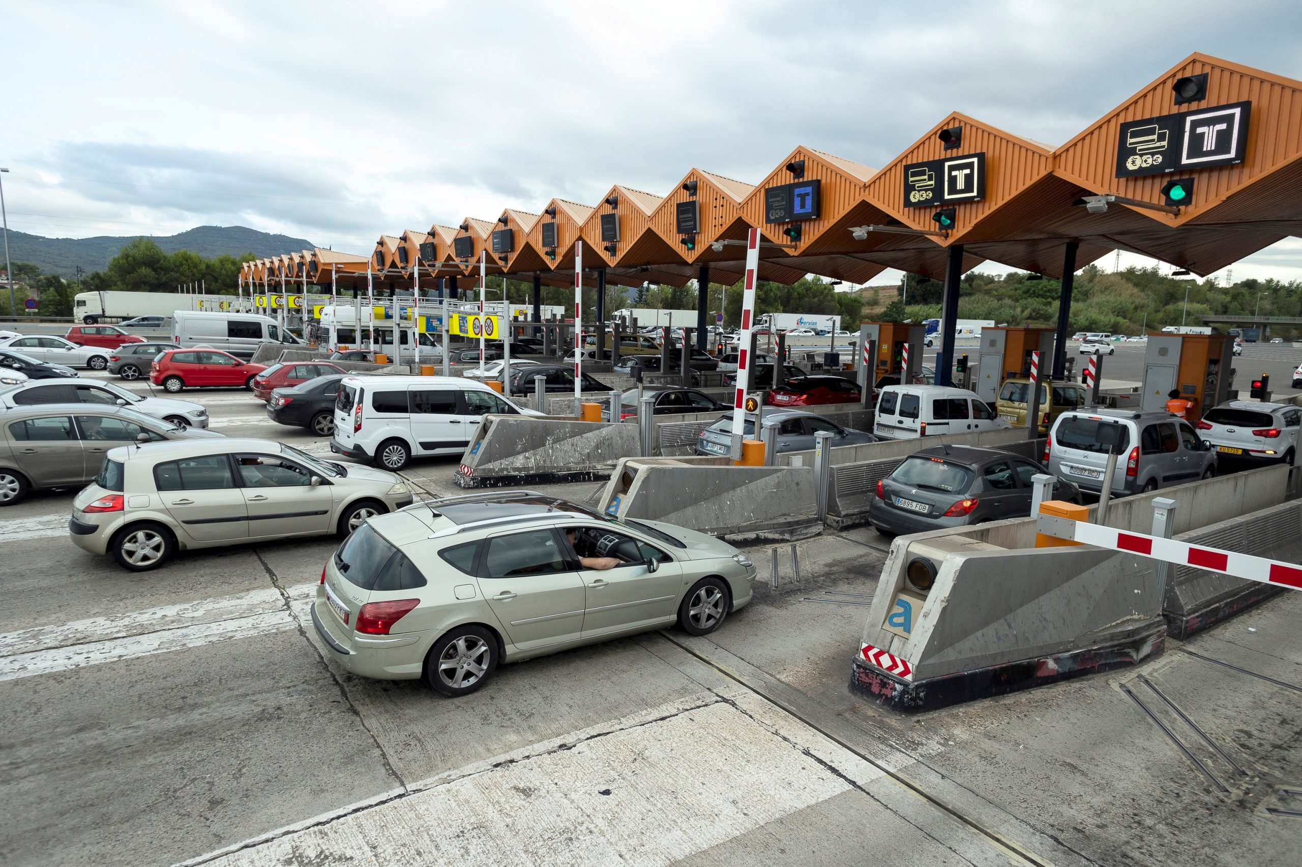 Bruselas confirma que España se ha comprometido a poner peajes en autovías pero aún no aclara fecha