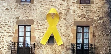 Las Juntas Electorales de Zona obligan a retirar simbología independentista de una treintena de municipios catalanes