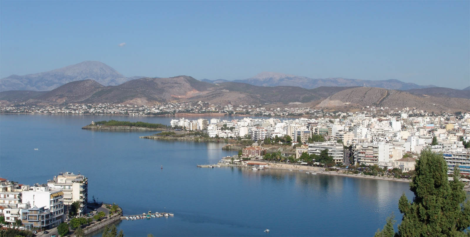 Se estrella un avión cisterna que operaba en el incendio en la isla griega de Eubea