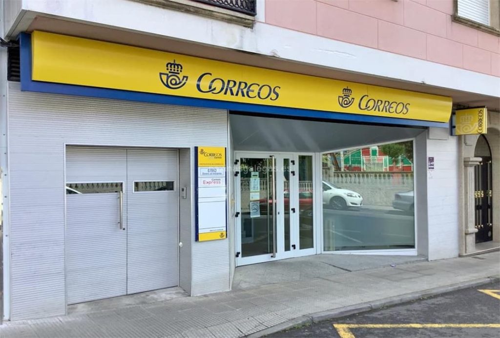 Correos amplía contrataciones y su horario de apertura de oficinas en plena refriega política por los “atascos” en el voto por correo